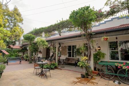 Eden Garden Villa By Jadecaps Nr Mg Road Garden Bangalore Exterior photo